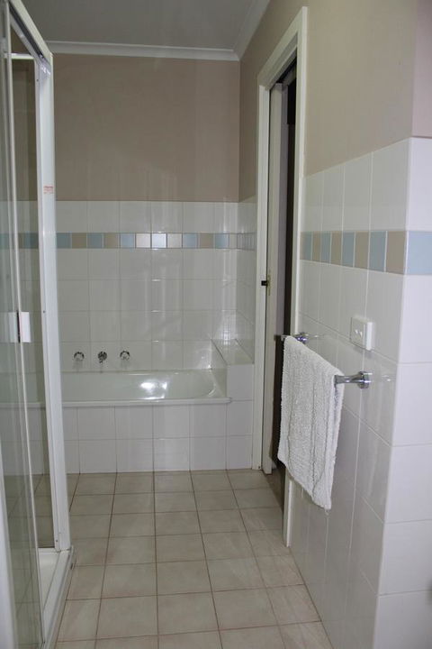 Australian Home Away @ Box Hill 2 Bedroom - Sunshine Coast Guide 11
