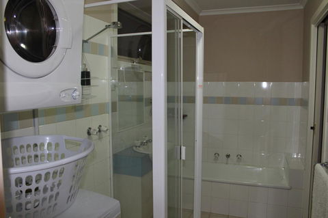 Australian Home Away @ Box Hill 2 Bedroom - Sunshine Coast Guide 10