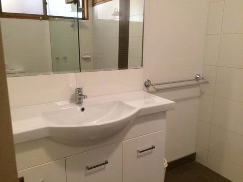 Ambassador Motor Inn - Sunshine Coast Guide 19