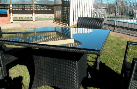Ambassador Motor Inn - Sunshine Coast Guide 35