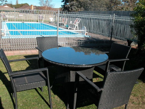 Ambassador Motor Inn - Sunshine Coast Guide 40