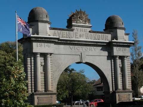 Ambassador Motor Inn - Sunshine Coast Guide 41