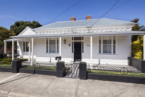 Montabella - Sunshine Coast Guide 0