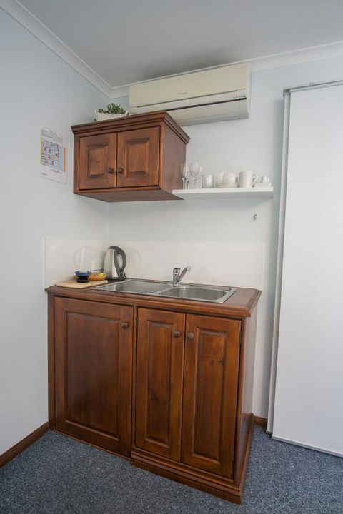 Debbie\'s Place - Sunshine Coast Guide 1