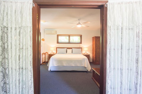 Debbie\'s Place - Sunshine Coast Guide 40