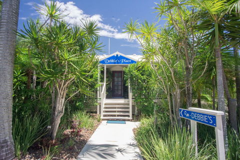 Debbie\'s Place - Sunshine Coast Guide 0