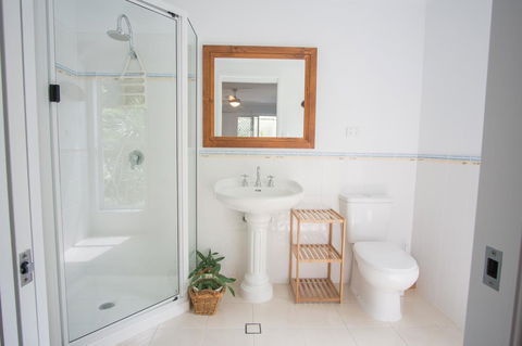 Debbie\'s Place - Sunshine Coast Guide 10