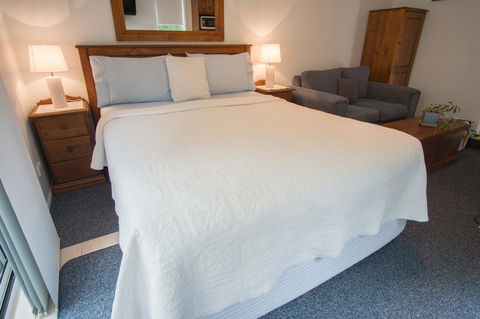 Debbie\'s Place - Sunshine Coast Guide 12