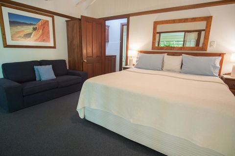 Debbie\'s Place - Sunshine Coast Guide 37