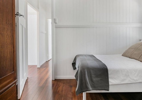 Lake Weyba Noosa Lodge & Kangaroos - Sunshine Coast Guide 11