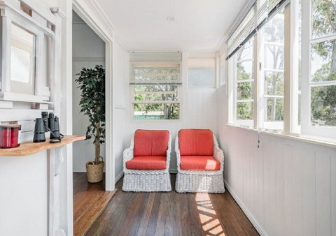 Lake Weyba Noosa Lodge & Kangaroos - Sunshine Coast Guide 19