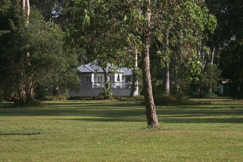 Lake Weyba Noosa Lodge & Kangaroos - Sunshine Coast Guide 30