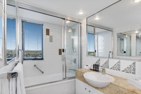 Mantra Mooloolaba Beach - Sunshine Coast Guide 21