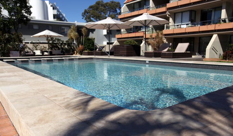 Hotel Laguna - Sunshine Coast Guide 11