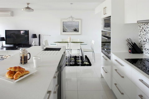 Hotel Laguna - Sunshine Coast Guide 3