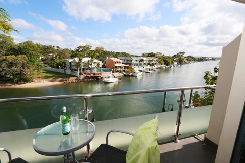 Hotel Laguna - Sunshine Coast Guide 6