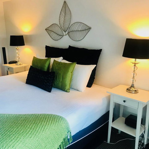 Hotel Laguna - Sunshine Coast Guide 9
