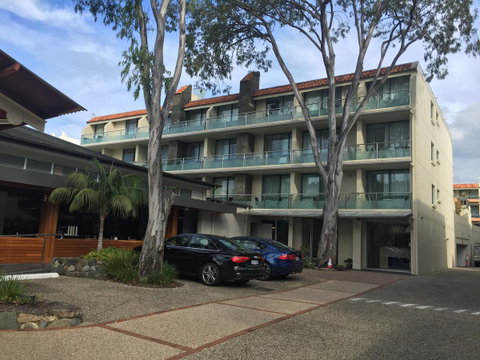Hotel Laguna - Sunshine Coast Guide 14