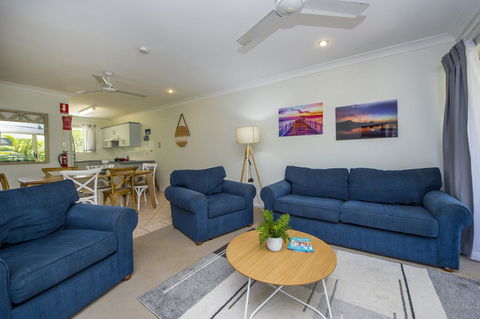 Sails On Horseshoe Apartment 9 - Sunshine Coast Guide 1