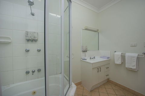 Sails On Horseshoe Apartment 9 - Sunshine Coast Guide 5