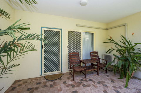 Sails On Horseshoe Apartment 9 - Sunshine Coast Guide 9