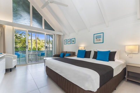 By The Sea Port Douglas - Sunshine Coast Guide 9