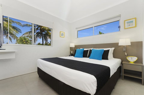 By The Sea Port Douglas - Sunshine Coast Guide 17