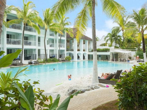 Beach Club Port Douglas Luxury Apartments - Sunshine Coast Guide 0