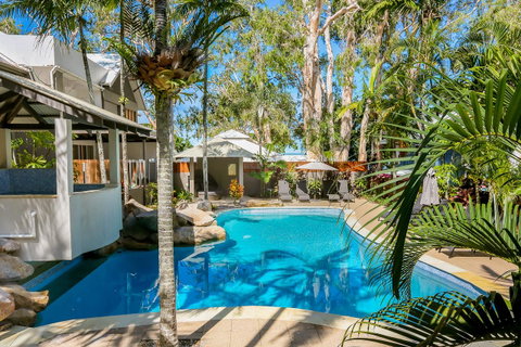Paradise On The Beach Resort - Sunshine Coast Guide 4
