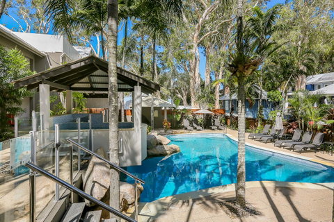 Paradise On The Beach Resort - Sunshine Coast Guide 3