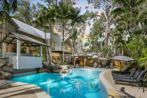 Paradise On The Beach Resort - Sunshine Coast Guide 0