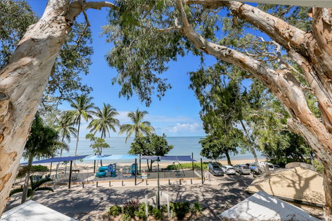 Paradise On The Beach Resort - Sunshine Coast Guide 11