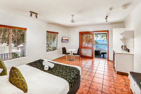 Paradise On The Beach Resort - Sunshine Coast Guide 16