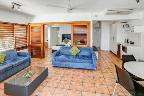 Paradise On The Beach Resort - Sunshine Coast Guide 15