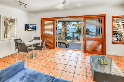 Paradise On The Beach Resort - Sunshine Coast Guide 8