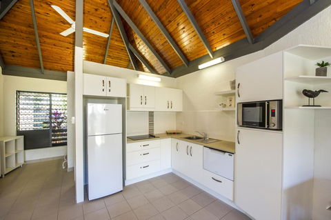 Island Leisure Resort - Sunshine Coast Guide 4