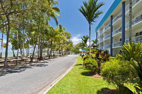 Agincourt Beachfront Apartments - Sunshine Coast Guide 11