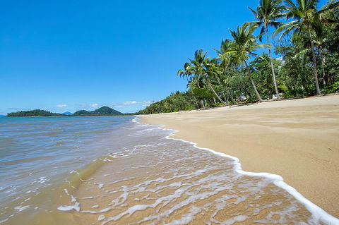 Agincourt Beachfront Apartments - Sunshine Coast Guide 20