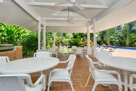 Agincourt Beachfront Apartments - Sunshine Coast Guide 10
