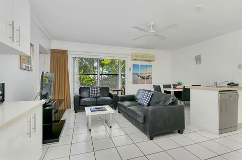 Agincourt Beachfront Apartments - Sunshine Coast Guide 15