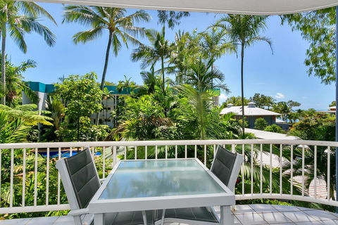 Agincourt Beachfront Apartments - Sunshine Coast Guide 4