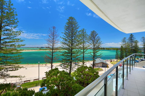 Rumba Beach Resort - Sunshine Coast Guide 23