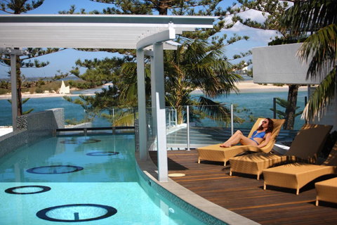Rumba Beach Resort - Sunshine Coast Guide 0