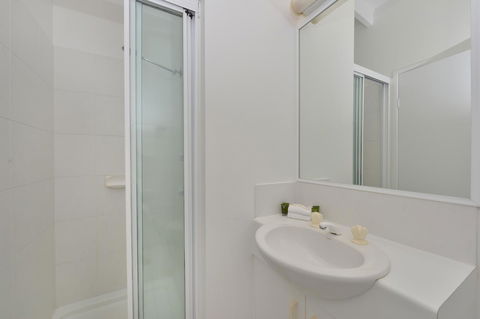 Seascape Holidays At Beachfront Terraces - Sunshine Coast Guide 7