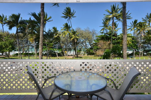 Seascape Holidays At Beachfront Terraces - Sunshine Coast Guide 2