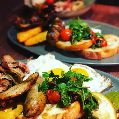 The Bearded Dragon Boutique Hotel - Sunshine Coast Guide 14