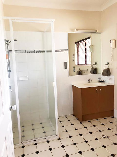 The Bearded Dragon Boutique Hotel - Sunshine Coast Guide 12