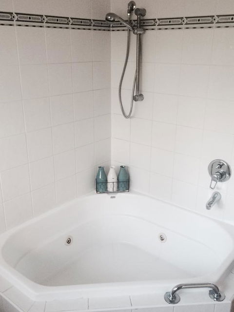 The Bearded Dragon Boutique Hotel - Sunshine Coast Guide 43