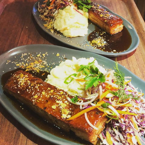 The Bearded Dragon Boutique Hotel - Sunshine Coast Guide 16