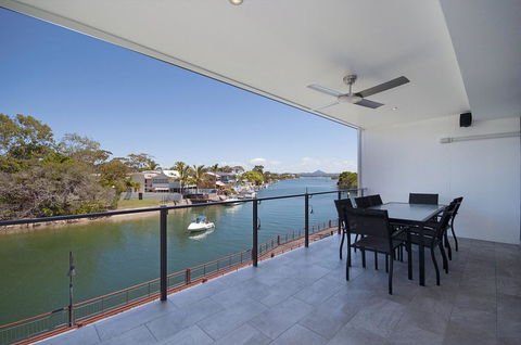 Jacaranda Noosa - Sunshine Coast Guide 5